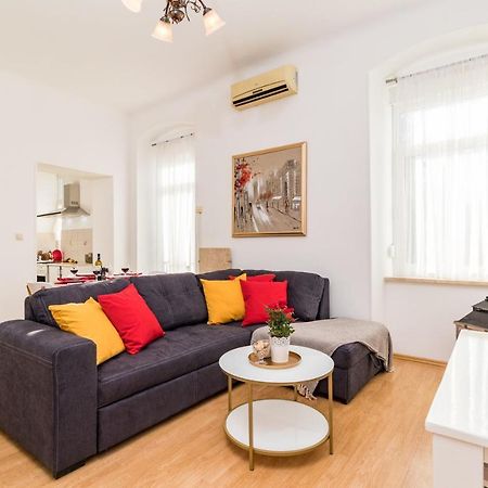 Apartman Lussi プーラ エクステリア 写真