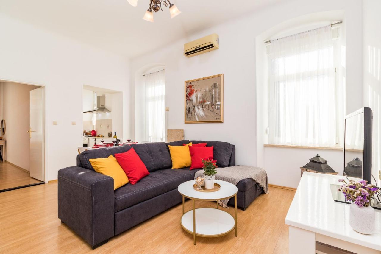 Apartman Lussi プーラ エクステリア 写真