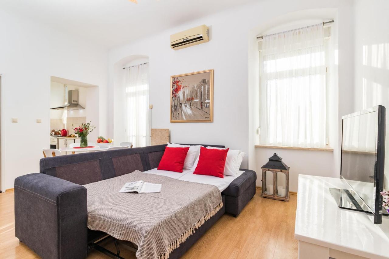 Apartman Lussi プーラ エクステリア 写真