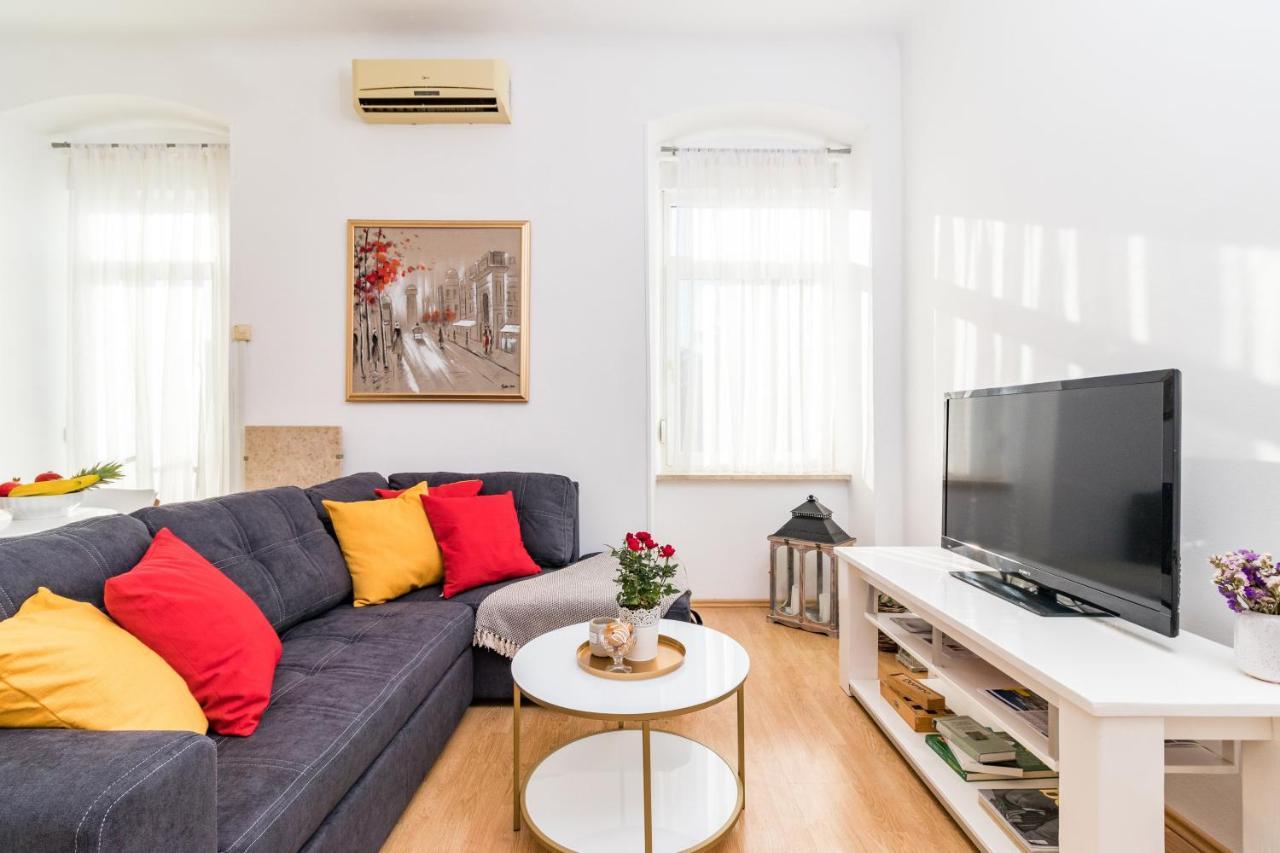 Apartman Lussi プーラ エクステリア 写真