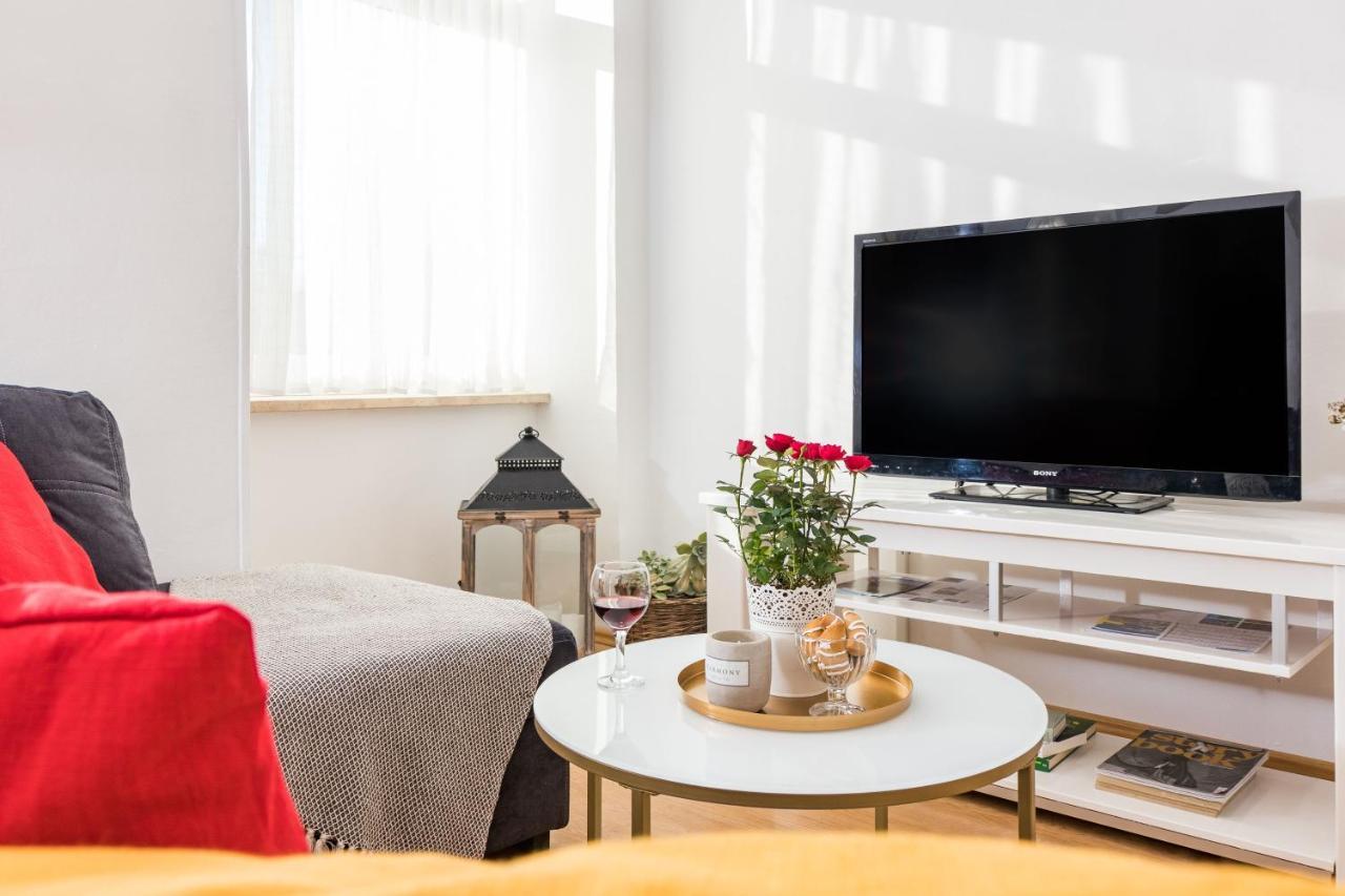 Apartman Lussi プーラ エクステリア 写真