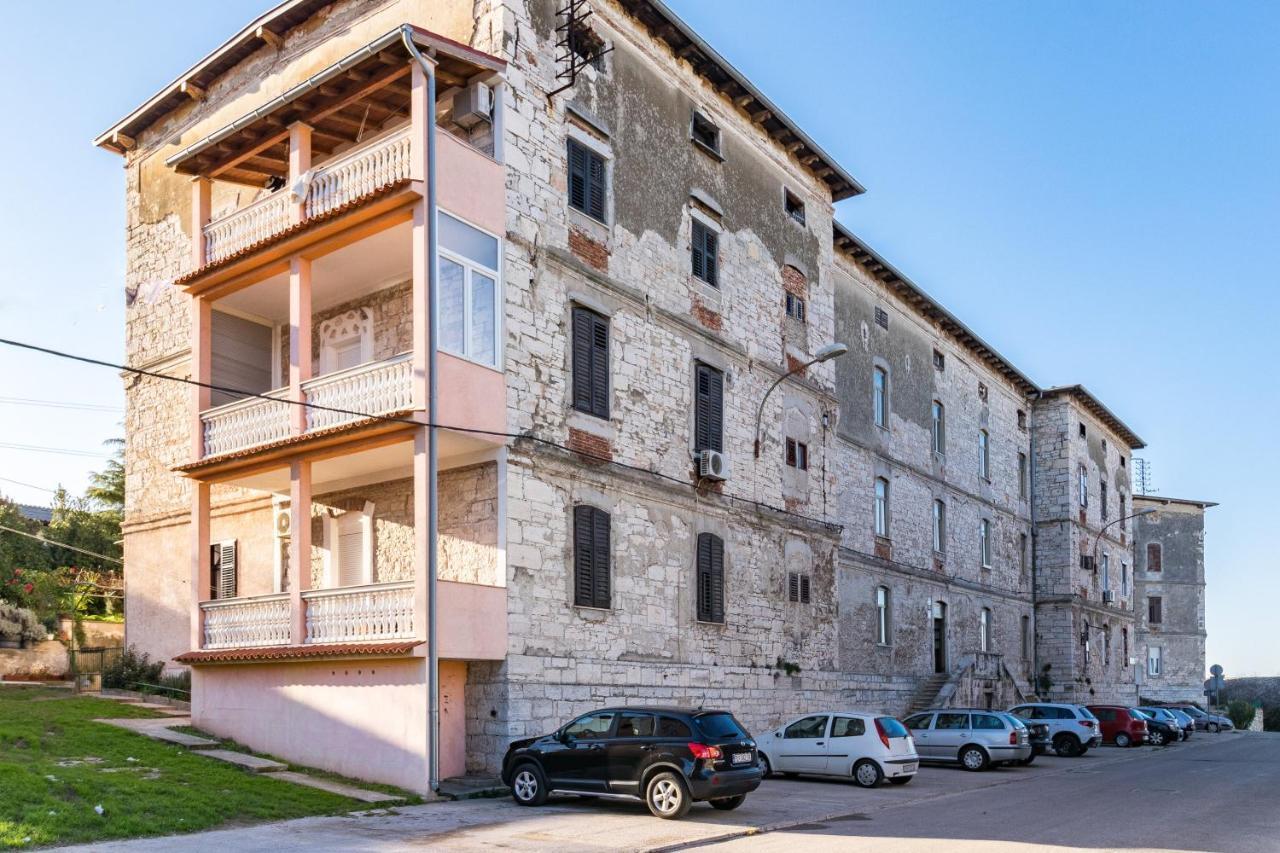 Apartman Lussi プーラ エクステリア 写真