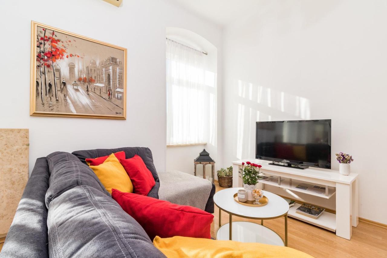 Apartman Lussi プーラ エクステリア 写真