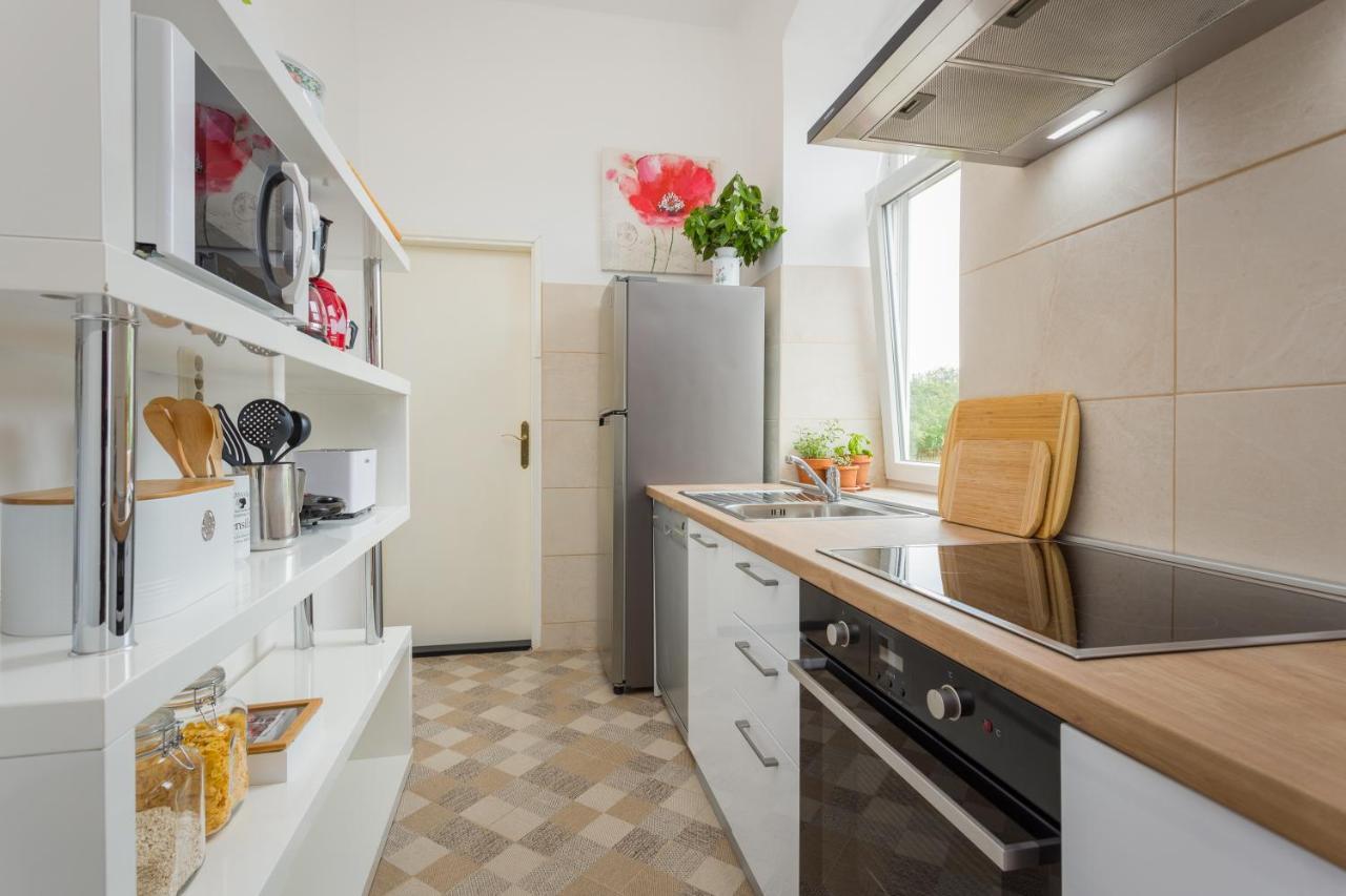 Apartman Lussi プーラ エクステリア 写真