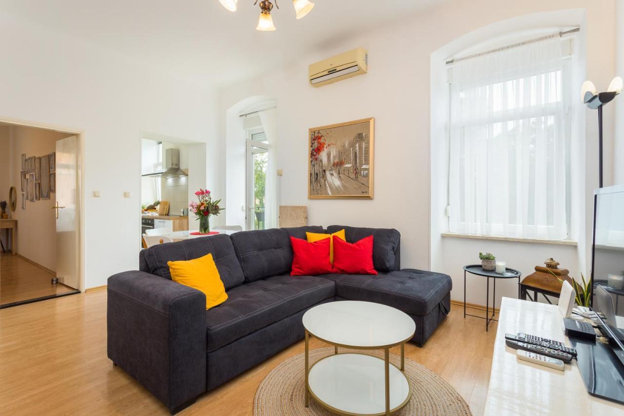 Apartman Lussi プーラ エクステリア 写真